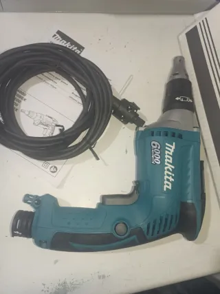 Atornillador de pladur de 570w y 6000 rpm Makita