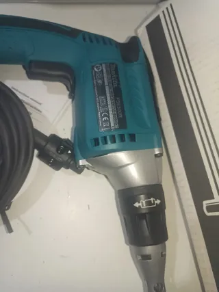 Atornillador de pladur de 570w y 6000 rpm Makita