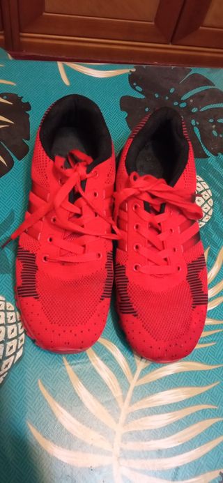 Zapatillas Adidas Rojas y Negras