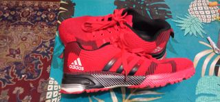 Zapatillas Adidas Rojas y Negras