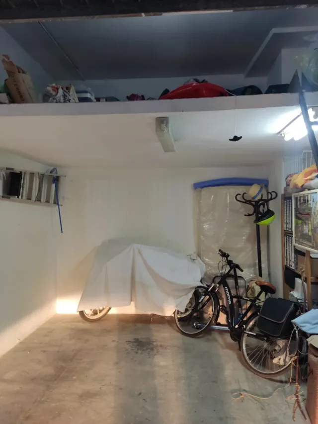 Garaje cerrado 13 m2 con altillo