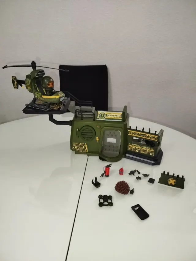 Base Fuerzas Especiales Pinypon Action