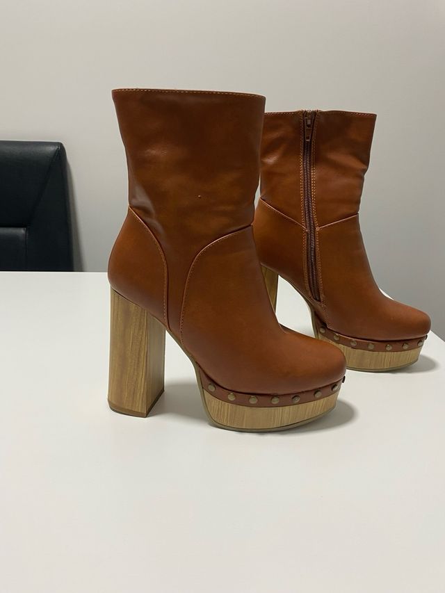 Botín de tacón plataforma madera