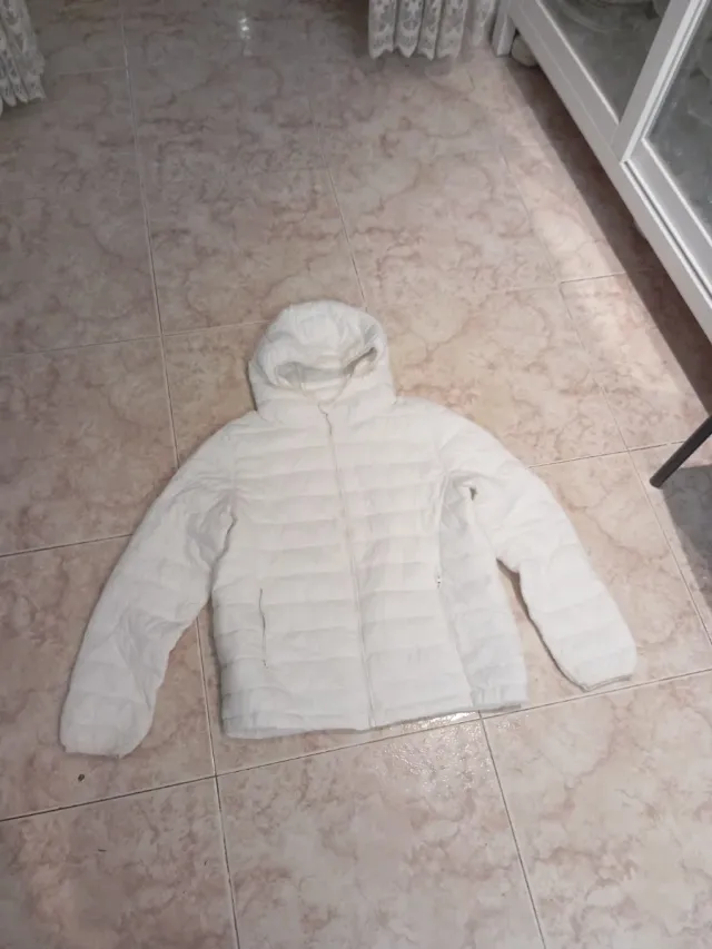 Chaqueta blanca Pull&Bear acolchada