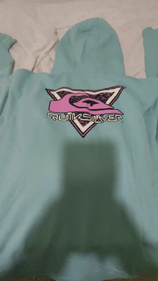 2 Sudaderas Quiksilver una Azul y otra verde agua