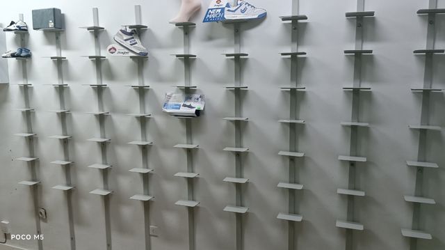 Lote 12 expositores calzado metal