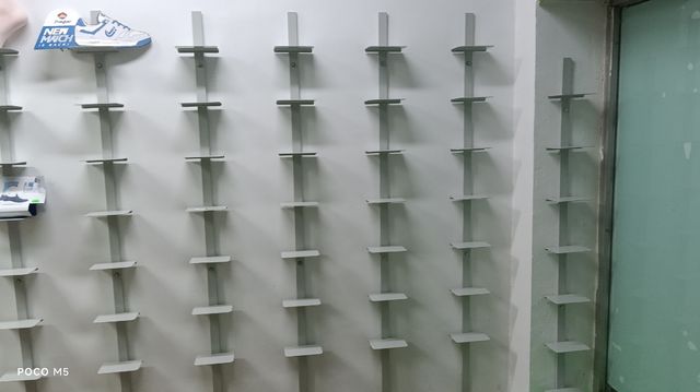 Lote 12 expositores calzado metal