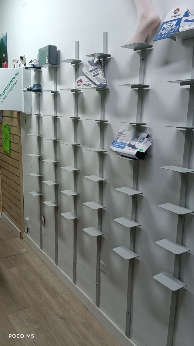 Lote 12 expositores calzado metal