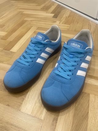Zapatillas Adidas Azul y Blanco