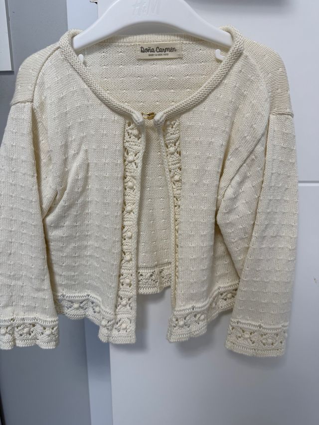 Chaqueta Doña Carmen niña eventos beige.