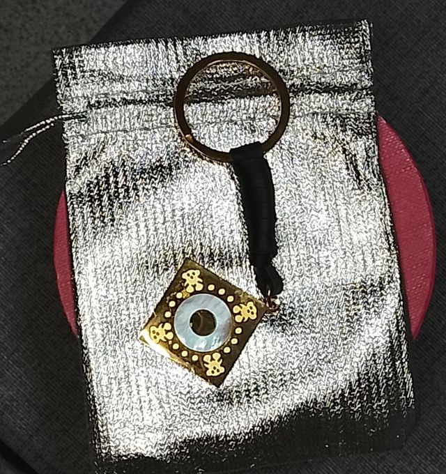 Llavero Tous Dorado Nacar