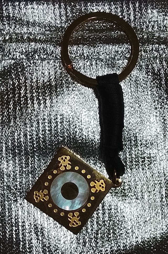 Llavero Tous Dorado Nacar