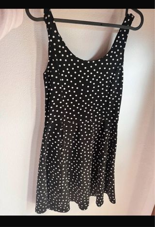 Vestito a pois nero e bianco