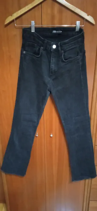 Pantalón vaquero Zara negro T.36