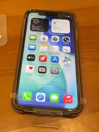 iPhone 11 Nero con Cavo e Caricatore