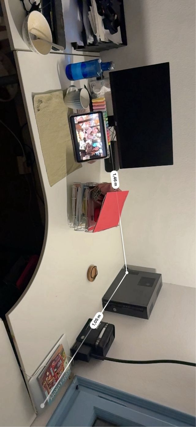 Escritorio IKEA blanco y azul