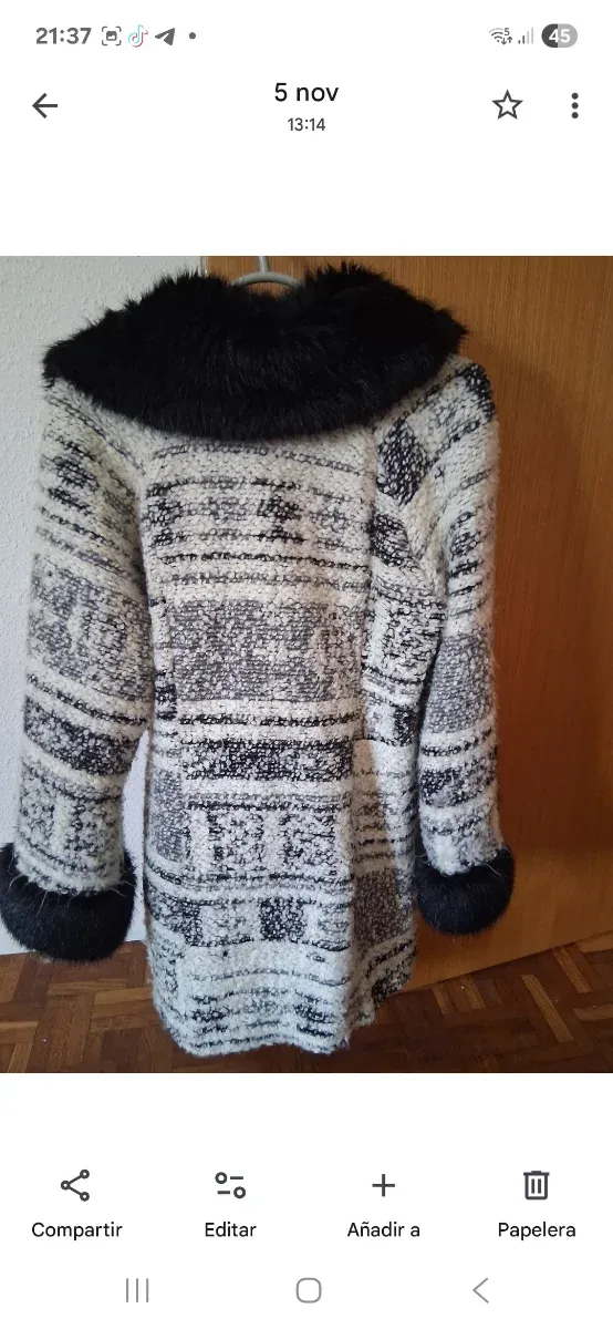 Abrigo lana cuello pelo negro