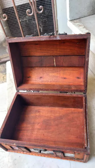 Cofanetto in legno con fantasia a quadri