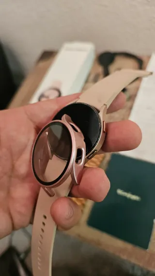 Samsung Galaxy Watch 4 Dourado/Rosa