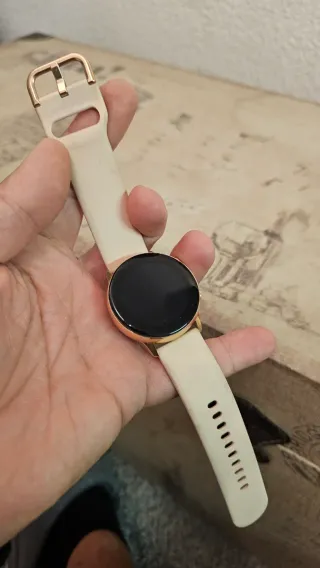 Samsung Galaxy Watch 4 Dourado/Rosa