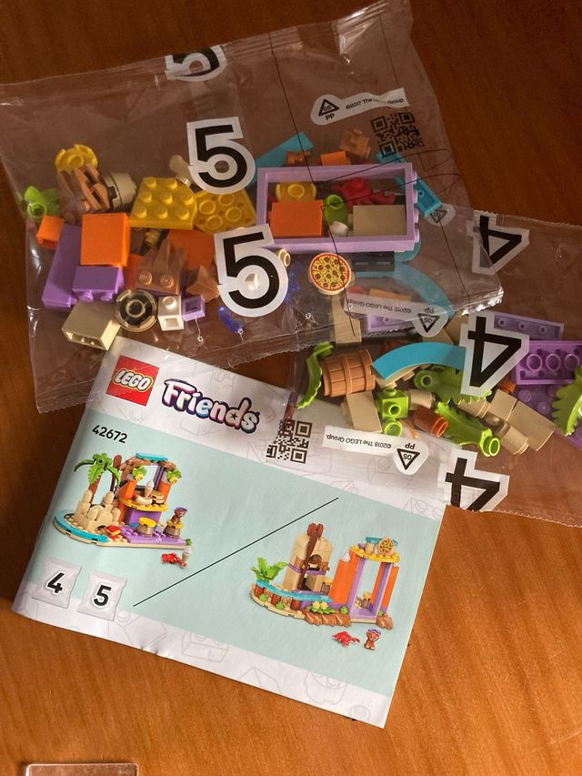 LEGO Friends 42672 Creative beach and travel Bag