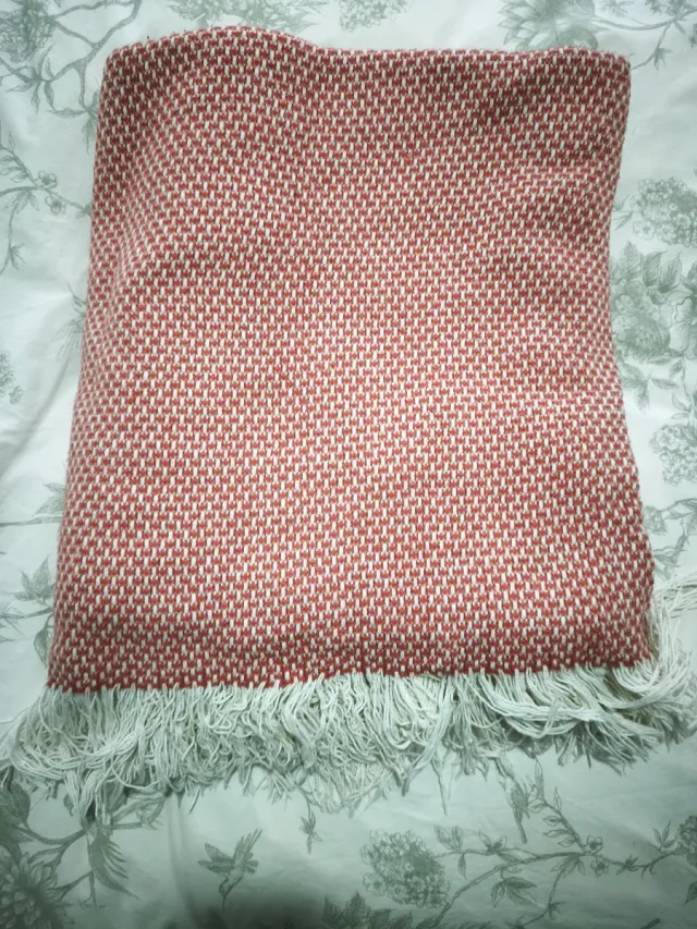 Manta El Corte Inglés Roja y Blanca