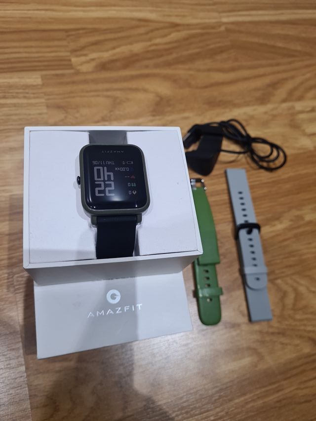 Reloj Amazfit Negro y Verde