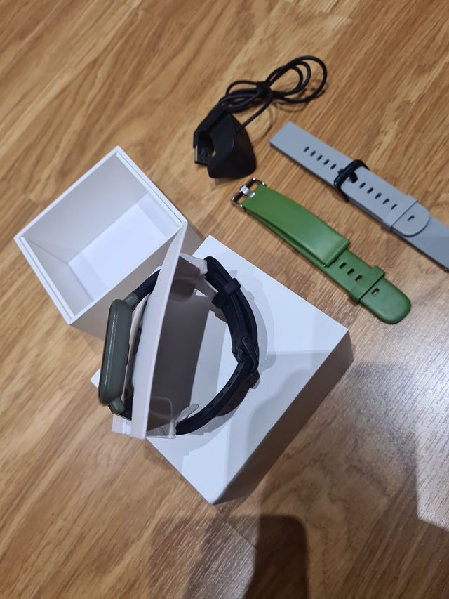 Reloj Amazfit Negro y Verde