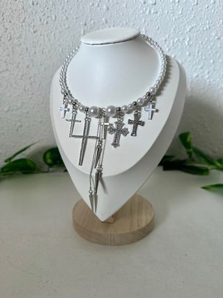 Gargantilla perlas y cruces plateadas