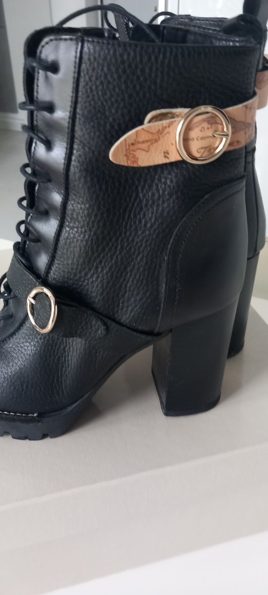 Stivaletti neri Prima Classe con tacco 8,5