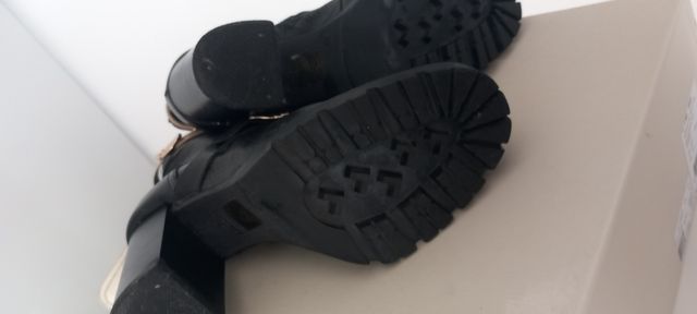 Stivaletti neri Prima Classe con tacco 8,5