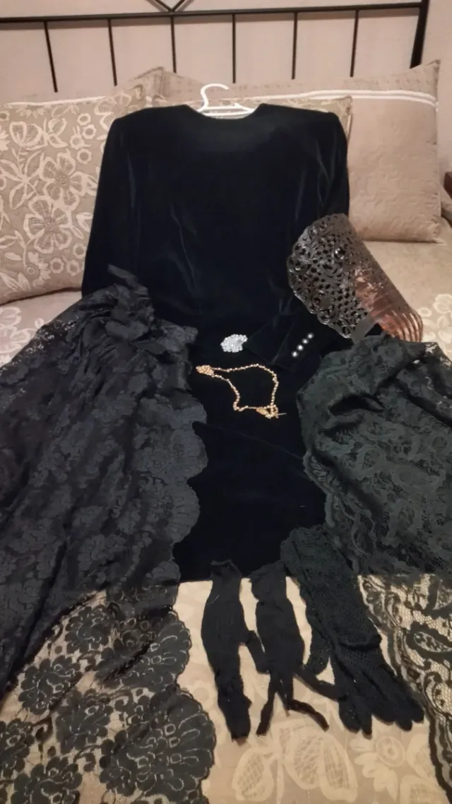 Traje Manola Terciopelo Negro + Accesorios