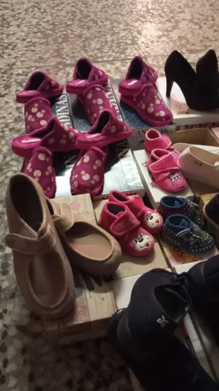 Lote restos tienda zapatos mujer y niña