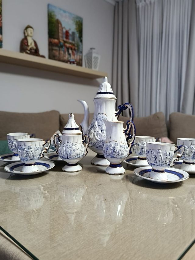 Juego de té porcelana azul y blanco años 80