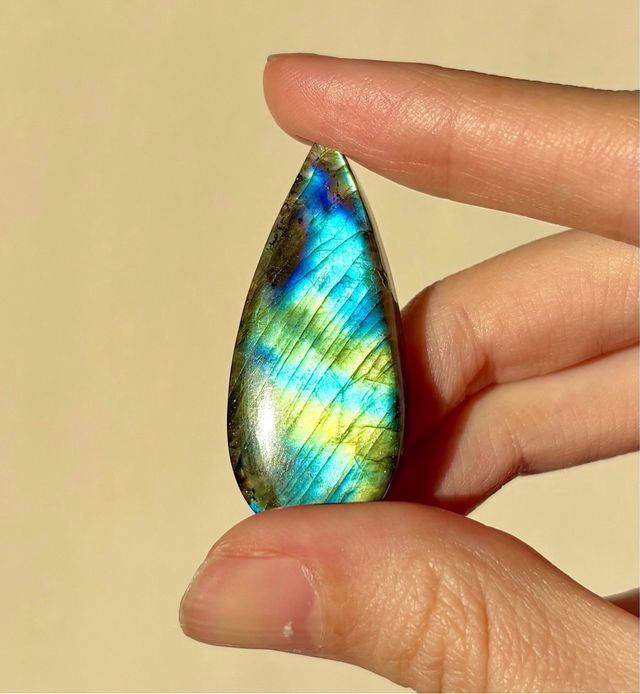 Labradorita azul multicolor