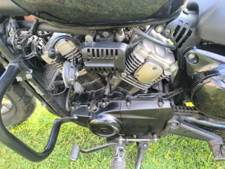 Hyosung Aquila GV 125 Negra