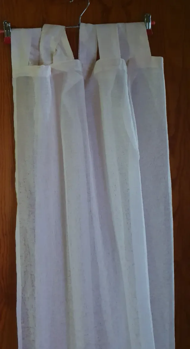 Visillos beige y blancos