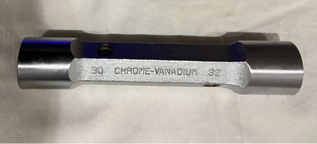 Llave de tubo 30-32  Modelo PalmeraChrome-Vanadium