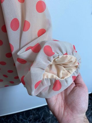 Blusa lunares beige y naranja