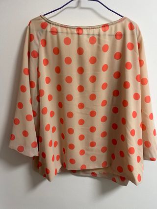 Blusa lunares beige y naranja