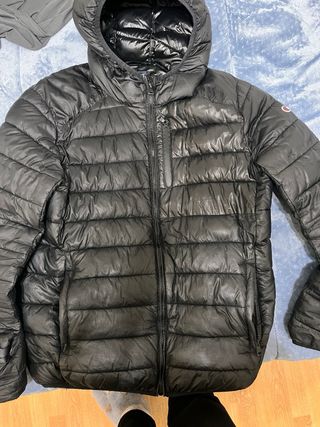 Chaqueta Champion Negra con Capucha