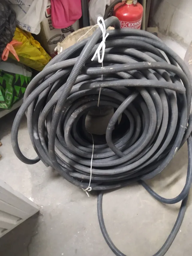 Rollo tubo forroplas electicidad