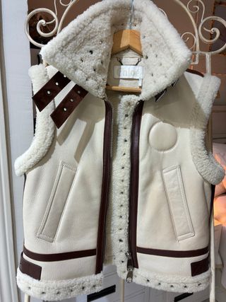 Chaleco Chloe Piel Borrego Beige y Marrón