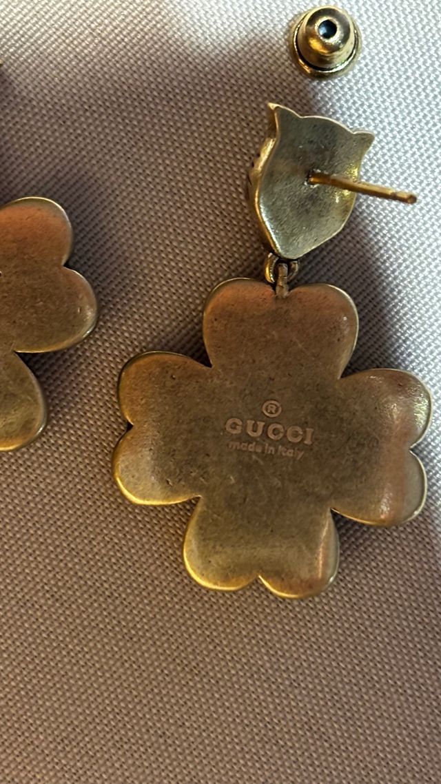 Gucci pendientes dorado envejecido - flor con cris