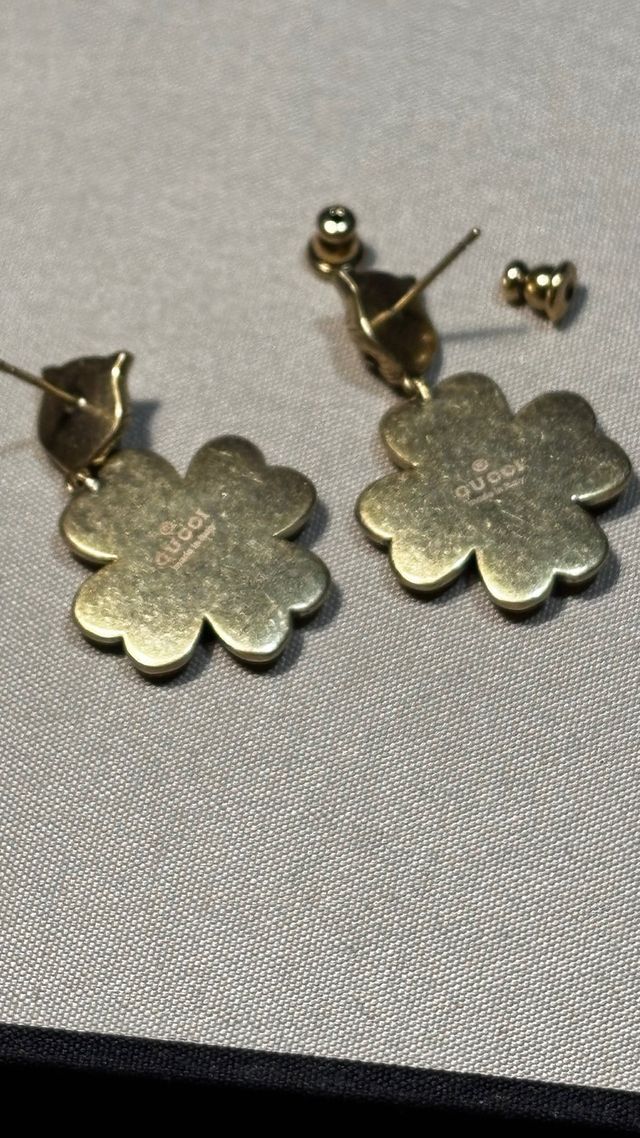 Gucci pendientes dorado envejecido - flor con cris
