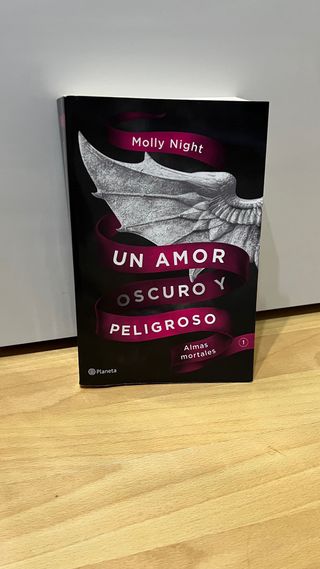 un amor oscuro y peligroso
