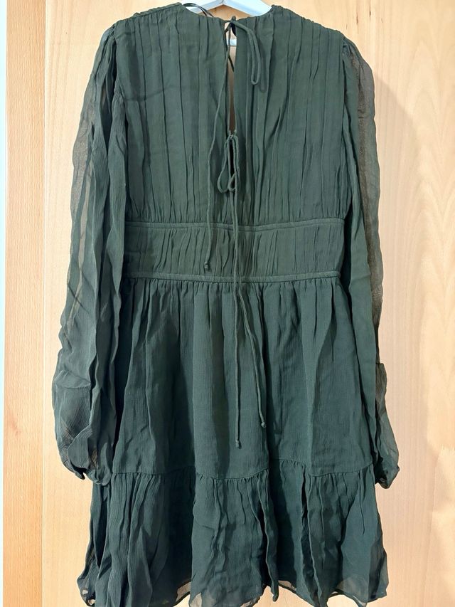 Vestido verde con volantes