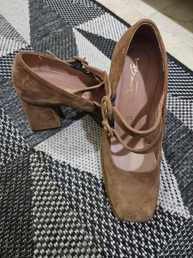 Zapatos tacón ancho T40 ante marrón. Nuevos