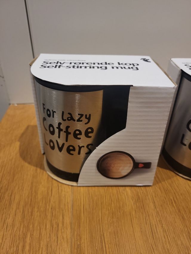 Taza auto-revolvedora para amantes del café