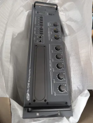 Amplificador JDM TA-1240 240W.